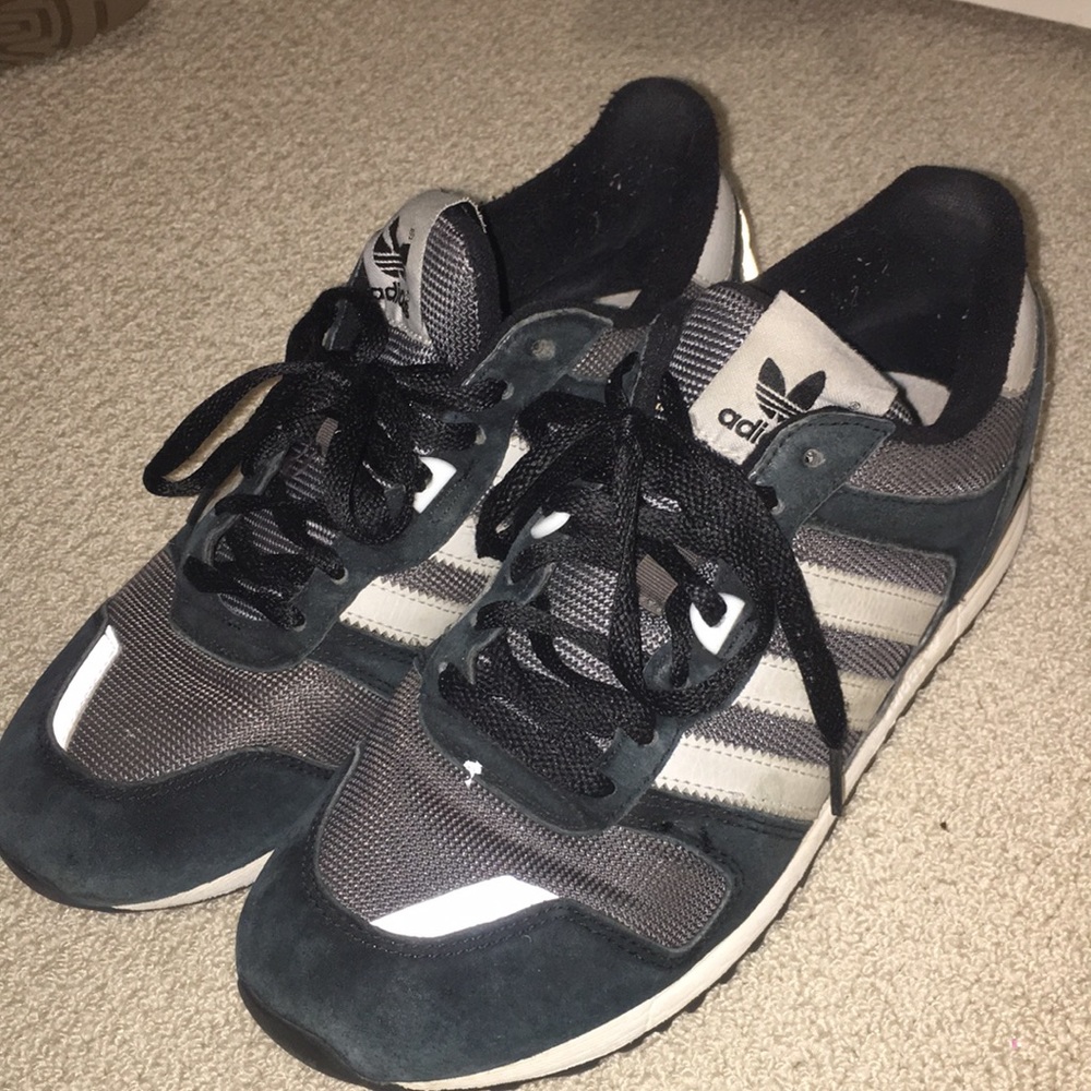 Adidas Tennis Shoes